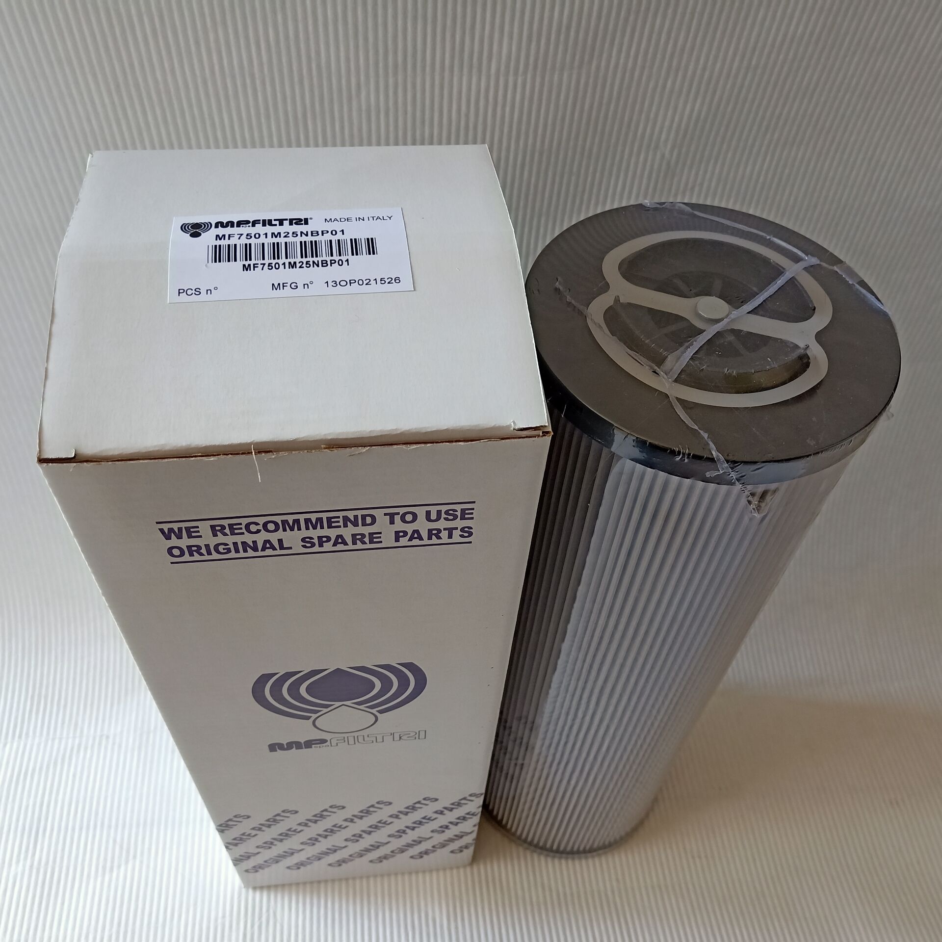 Replacement MP  Filtri Heavy Particulate Filtration Cartridge MF4002M60NB for contamination monitoring and for power transmission 